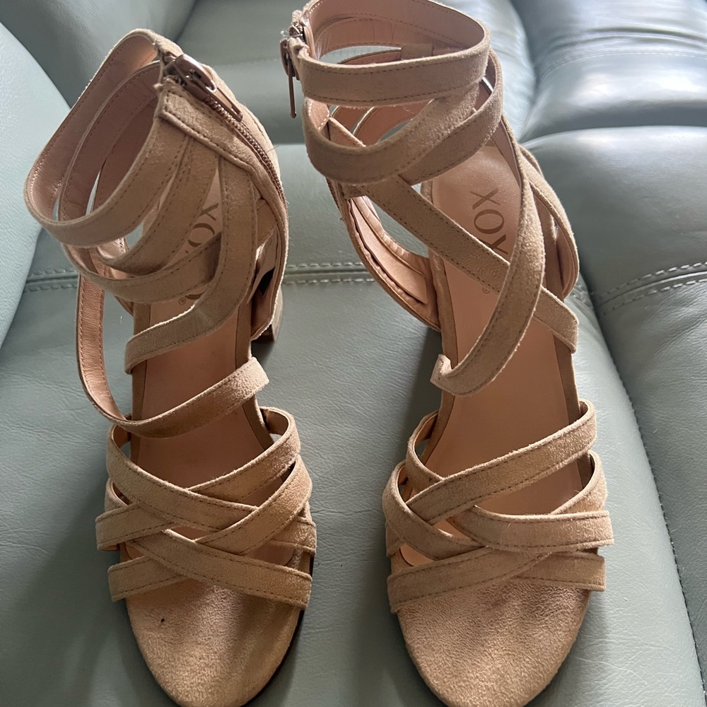 XOXO Gladiator Chunky Heels, Sz 7.5